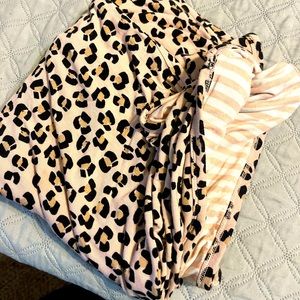 Posh Peanut Patoo 40x40